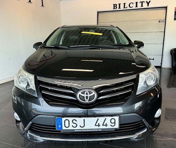 Toyota Avensis 7 of 19