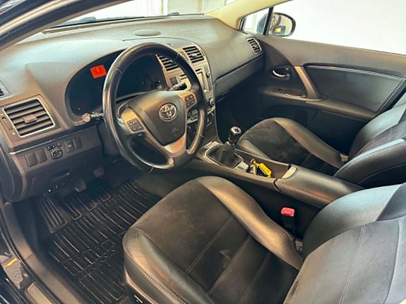 Toyota Avensis 10 of 19