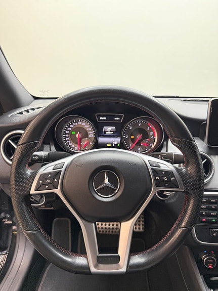 Mercedes-Benz CLA220 7 of 10