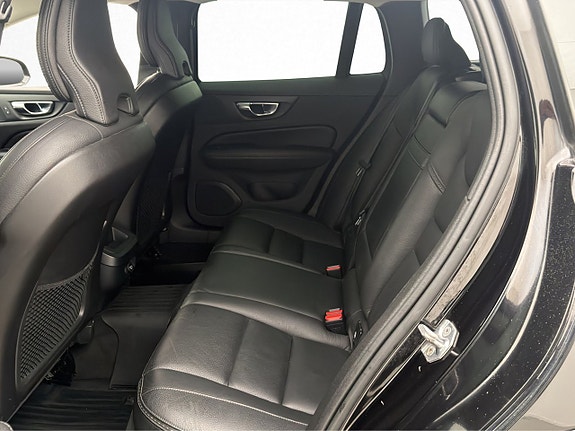 Volvo V60 Cross Country 26 of 30
