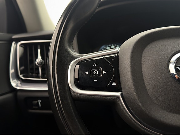 Volvo V60 Cross Country 13 of 30
