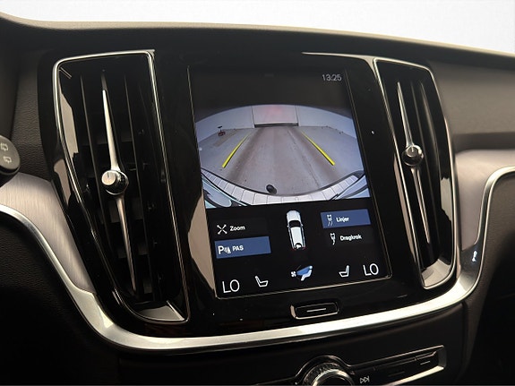 Volvo V60 Cross Country 18 of 30