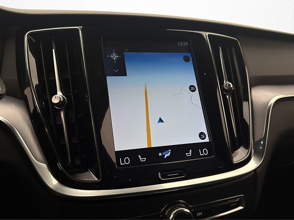 Volvo V60 Cross Country 17 of 30