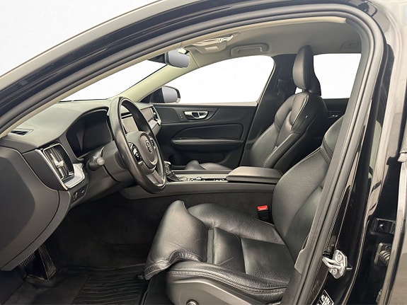 Volvo V60 Cross Country 10 of 30