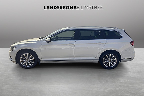 Volkswagen Passat 8 of 30