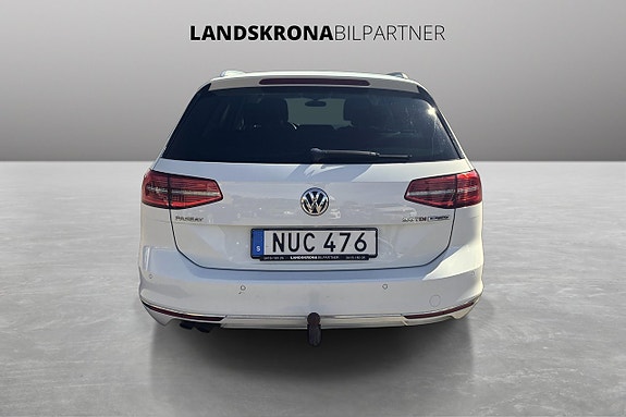 Volkswagen Passat 6 of 30