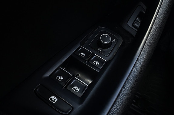 Volkswagen Passat 25 of 30