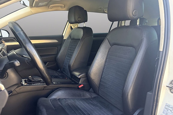 Volkswagen Passat 10 of 30