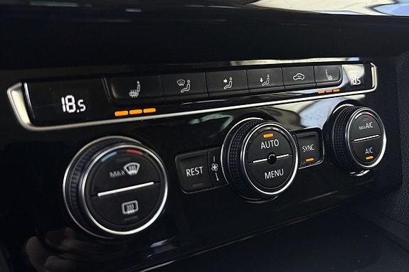 Volkswagen Passat 29 of 30