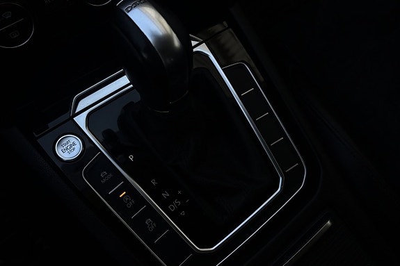 Volkswagen Passat 24 of 30