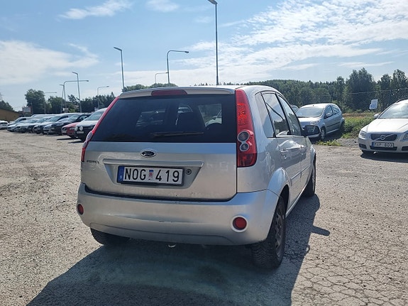 Ford Fiesta 6 of 11