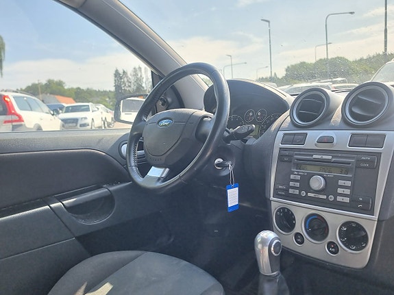 Ford Fiesta 10 of 11