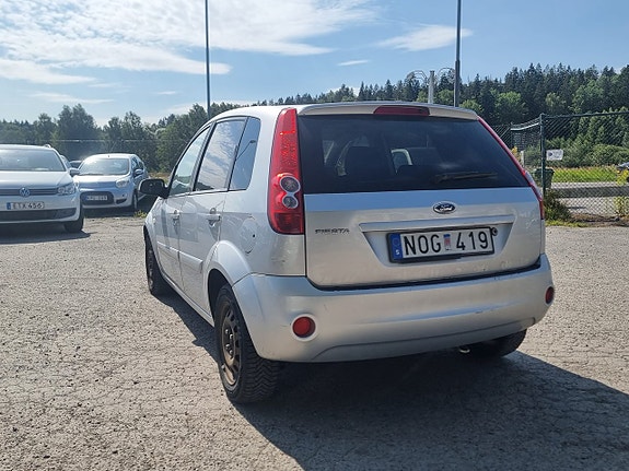 Ford Fiesta 4 of 11