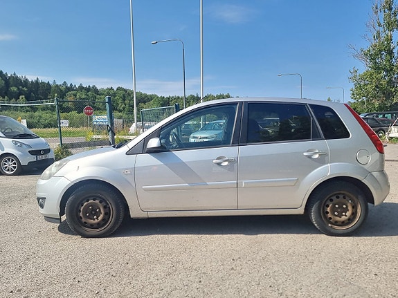 Ford Fiesta 3 of 11