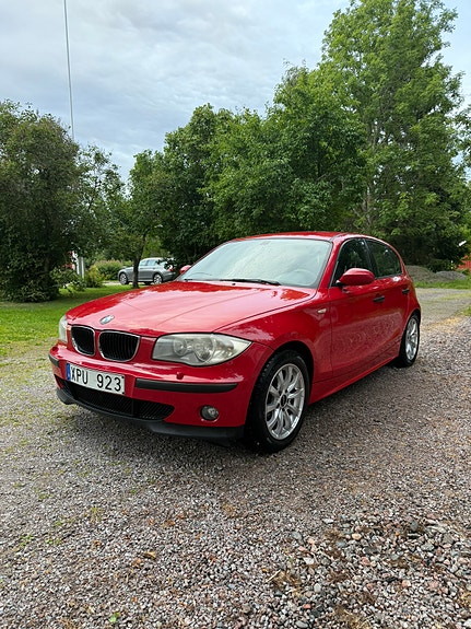 BMW 116i 2 of 10