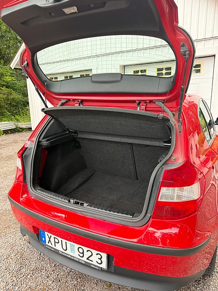 BMW 116i 4 of 10