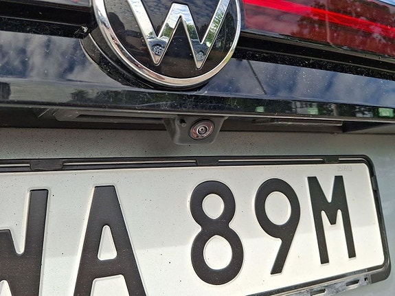 Volkswagen Passat 12 of 23