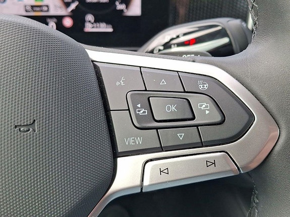Volkswagen Passat 18 of 23