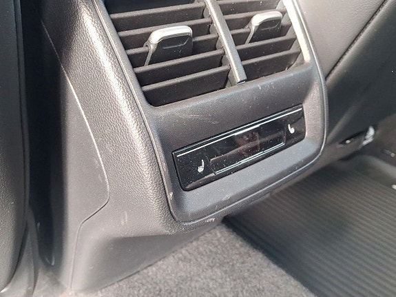 Volkswagen Passat 21 of 23
