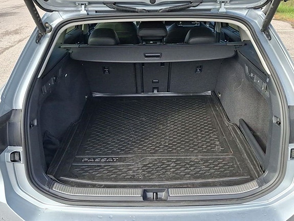Volkswagen Passat 20 of 23