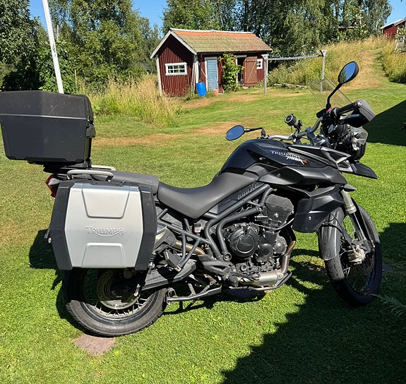 Triumph TIGER 800 XC 2 of 6