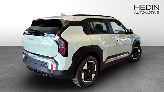 Kia EV3 2 of 14