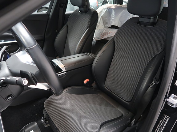 Mercedes-Benz C300 18 of 30