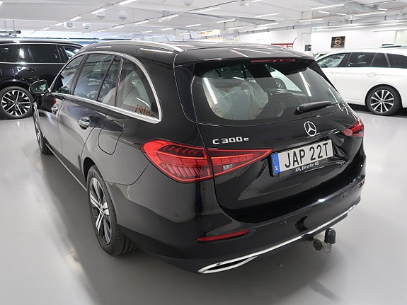 Mercedes-Benz C300 8 of 30