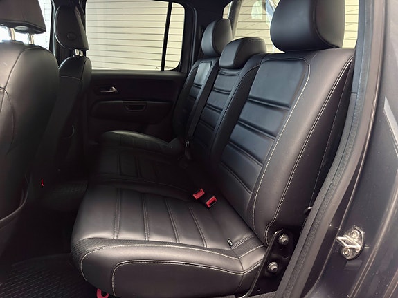 Volkswagen Amarok 19 of 23