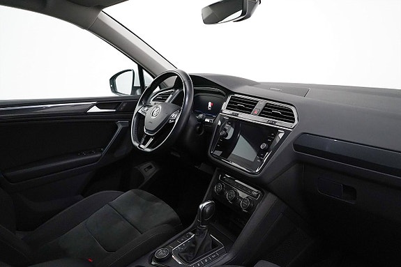 Volkswagen Tiguan 17 of 23