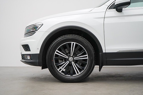 Volkswagen Tiguan 3 of 23
