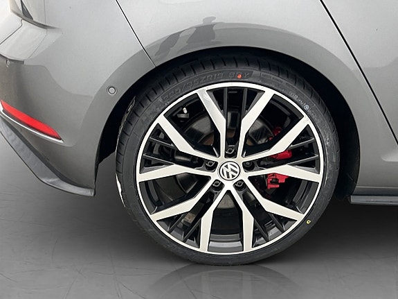 Volkswagen Golf I 27 of 28