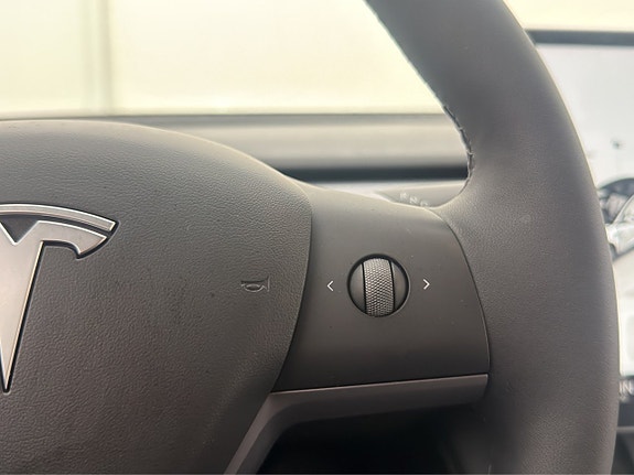 Tesla Model 3 24 of 30