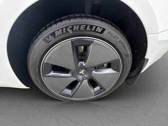 Tesla Model 3 28 of 30
