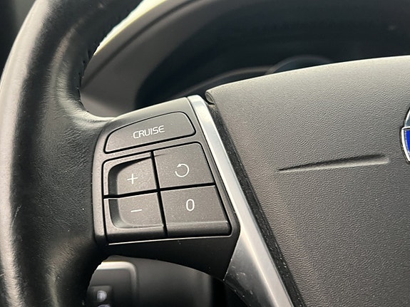 Volvo XC60 22 of 27