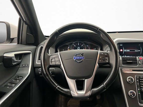 Volvo XC60 14 of 27