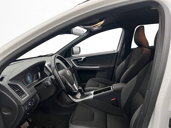 Volvo XC60 16 of 27