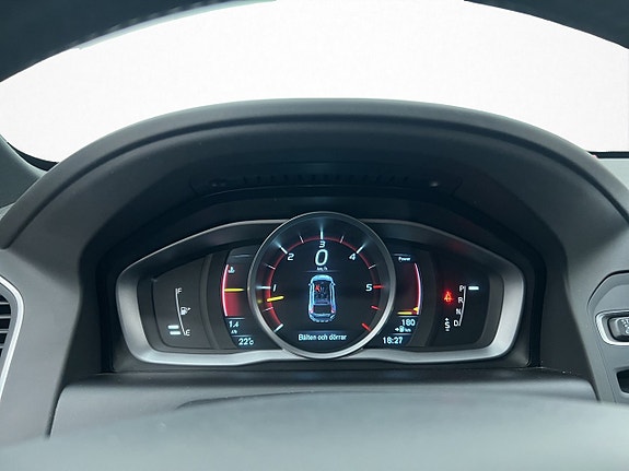 Volvo XC60 17 of 27