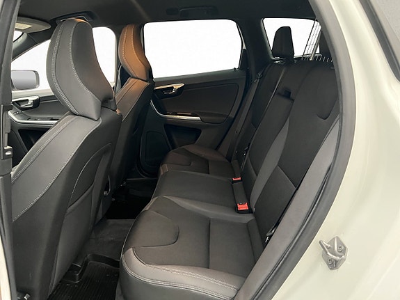 Volvo XC60 12 of 27