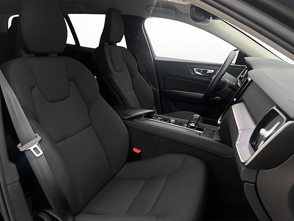 Volvo V60 Cross Country 11 of 30