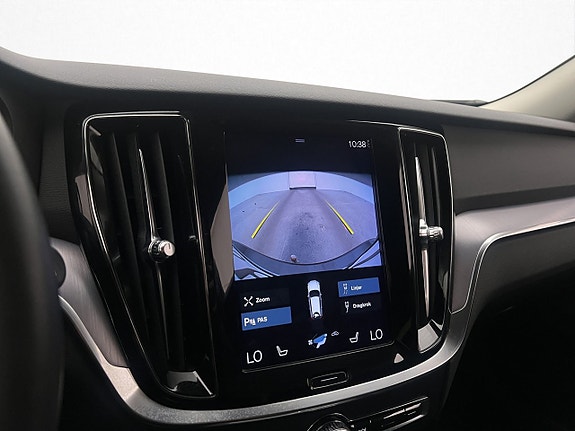 Volvo V60 Cross Country 21 of 30