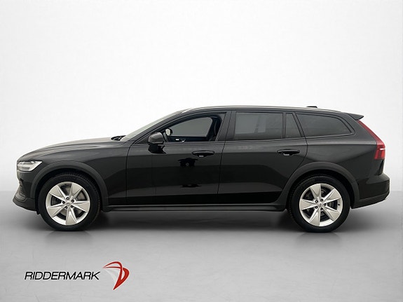 Volvo V60 Cross Country 2 of 30