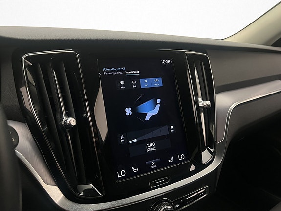 Volvo V60 Cross Country 16 of 30