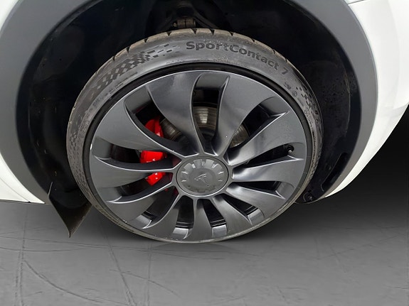 Tesla Model Y 30 of 30