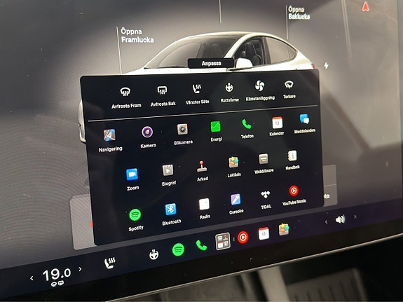 Tesla Model Y 19 of 30