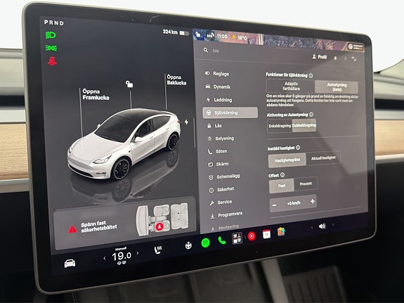 Tesla Model Y 21 of 30