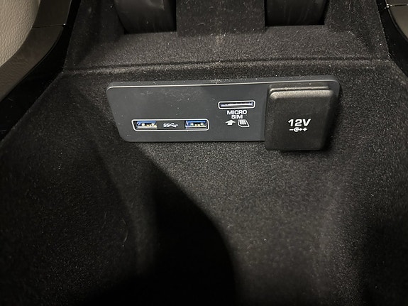 Land Rover Range Rover Velar 25 of 25