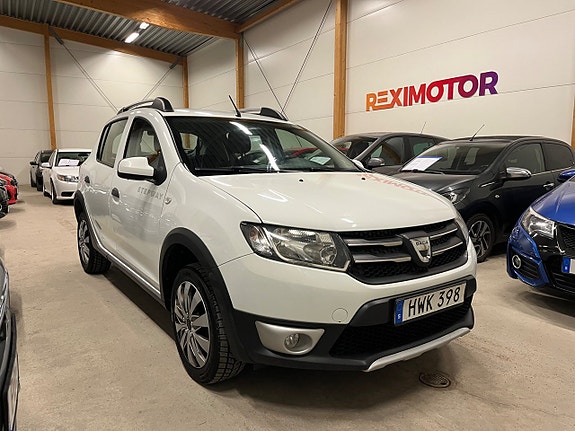 Dacia Sandero Stepway 2 of 17