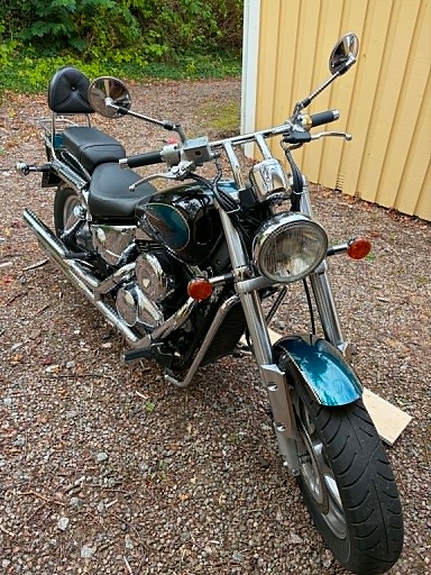 Suzuki VZ800 Marauder 4 of 6