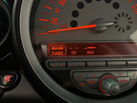 MINI Cooper 13 of 15
